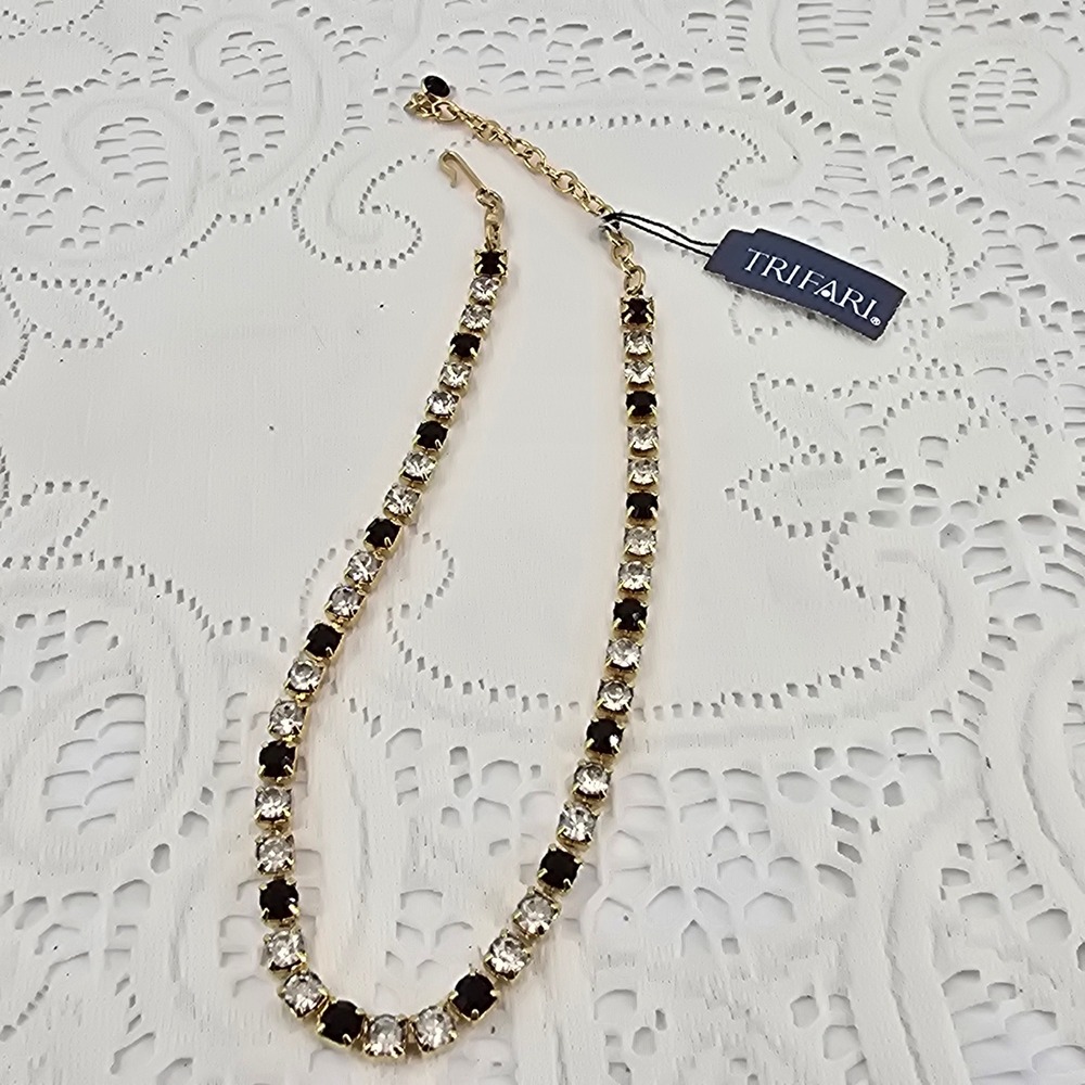 Trifari Tennis Necklace Choker Gold Tone Black and Clear Crystal - Picture 5 of 8